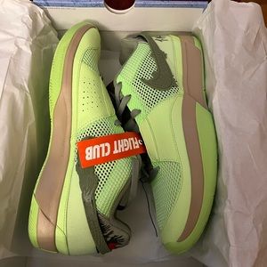 Ja Day 1 Halloween from Flight club. Box is in perfect condition. Tag is attach